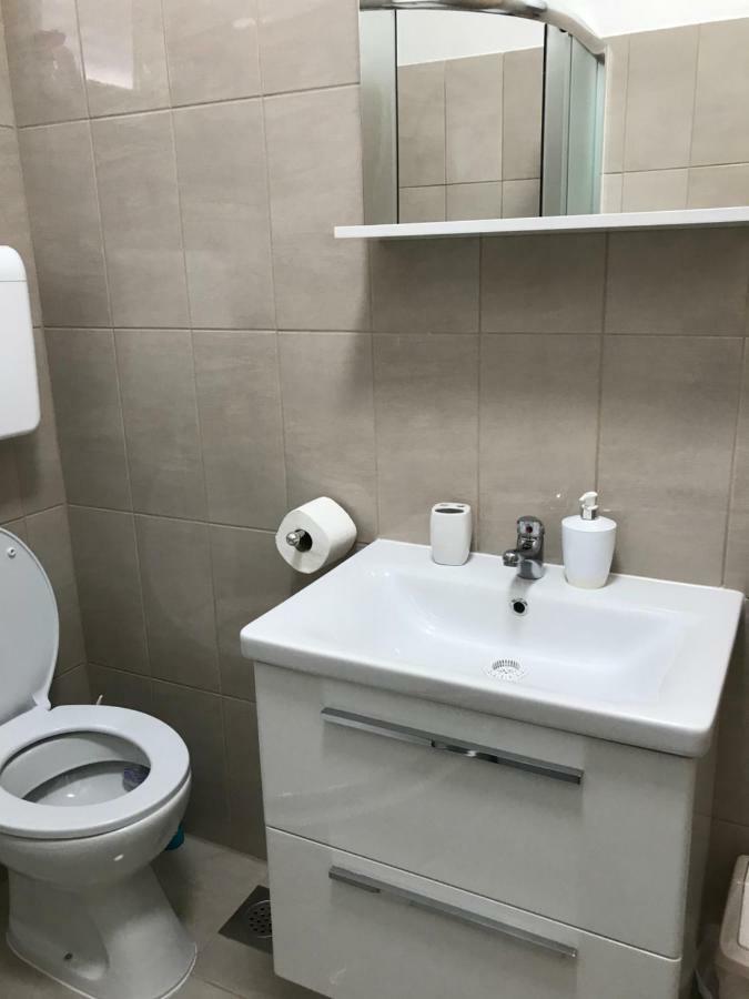 Apartman Mirjana With Terrace And Free Parking Donji Okrug  외부 사진
