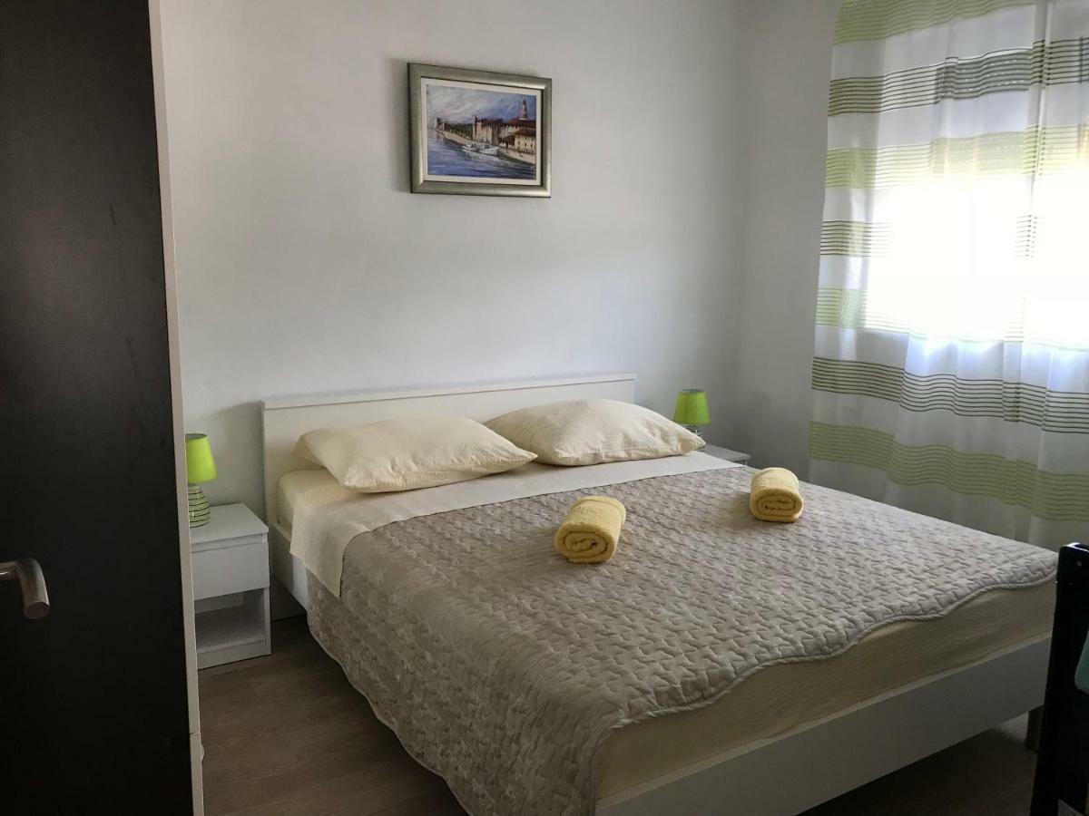 Apartman Mirjana With Terrace And Free Parking Donji Okrug  외부 사진