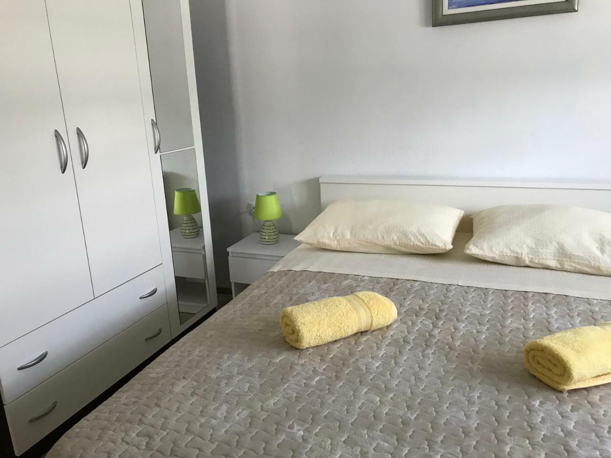 Apartman Mirjana With Terrace And Free Parking Donji Okrug  외부 사진